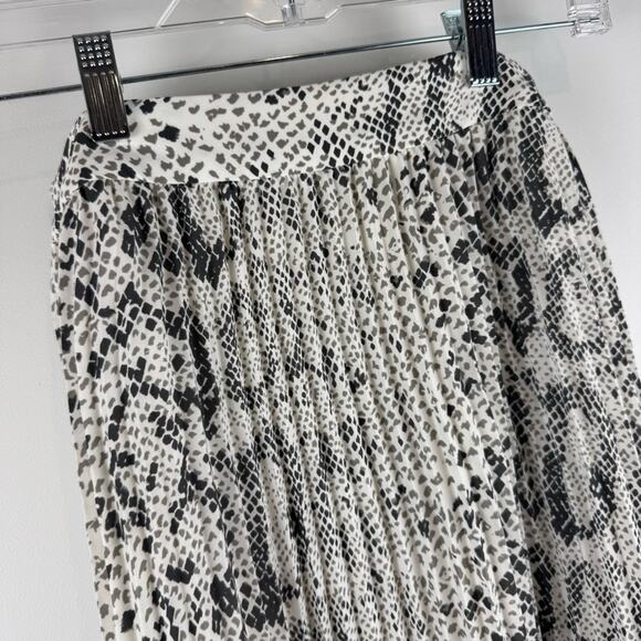 J.Crew Pleated Black and White Snake Print Skirt ~ 0 - Picture 2 of 9